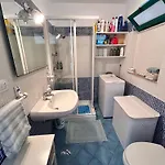Dimora Il Porto - 7 Posti Letto Торре-Лапилло